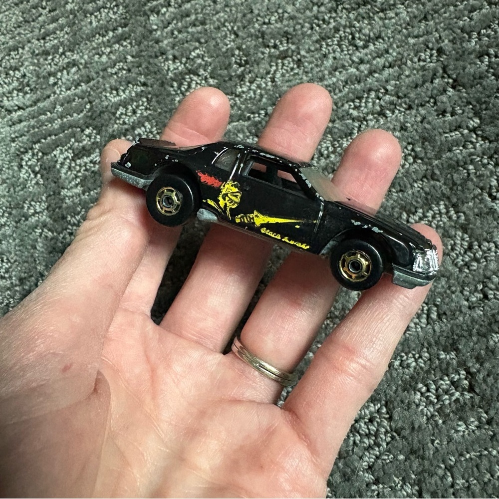 Hot Wheels 81 Thunder Burner vintage 1983 Ford thunderbird toy car black yellow